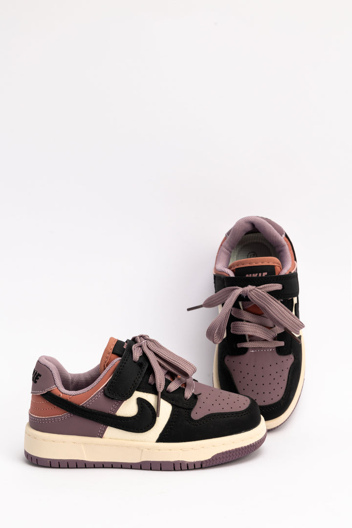 SPORTS SHOES