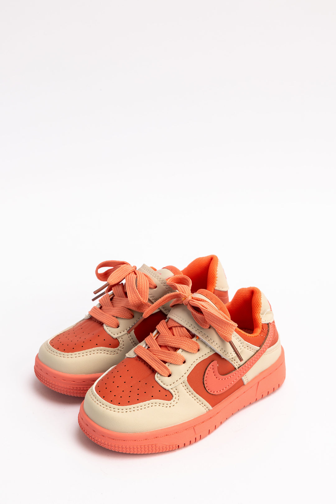 SPORTS SHOES