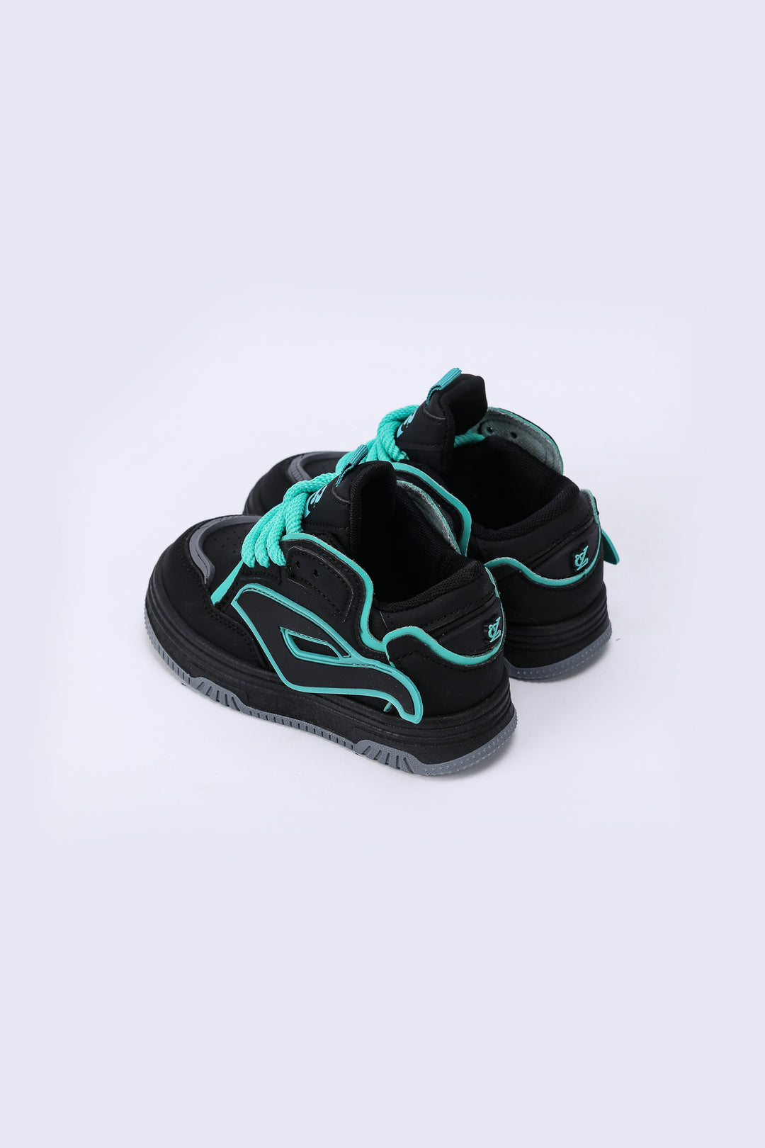 BOLD EDGE SNEAKERS