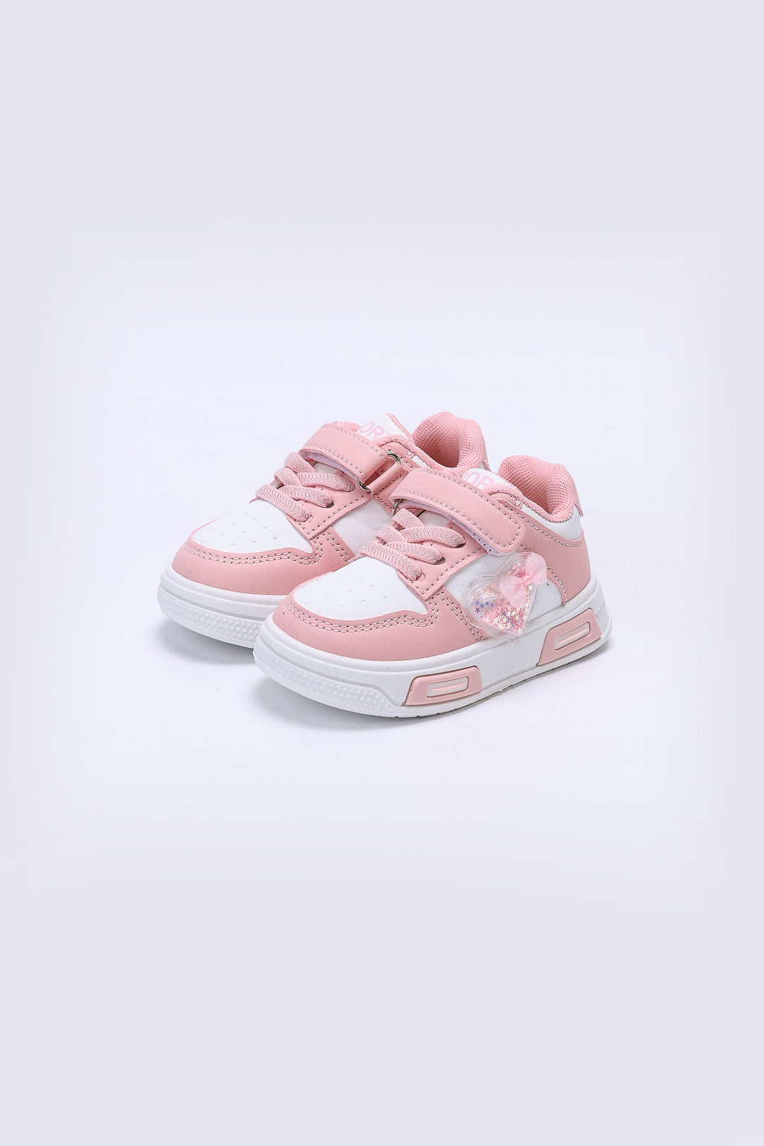 HEART PATCH SNEAKERS
