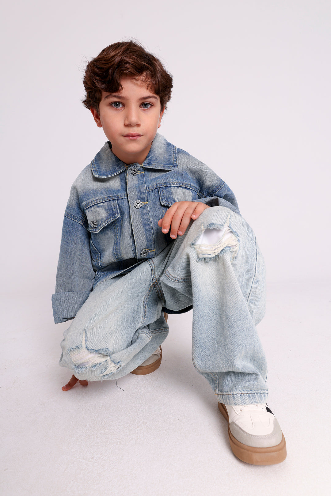 DENIM JACKET WITH CHEST AND SIDE POCKET