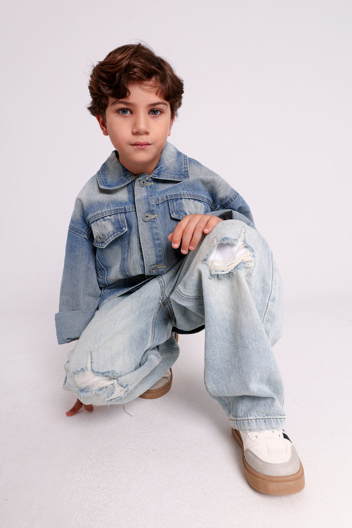 DENIM JACKET WITH CHEST AND SIDE POCKET