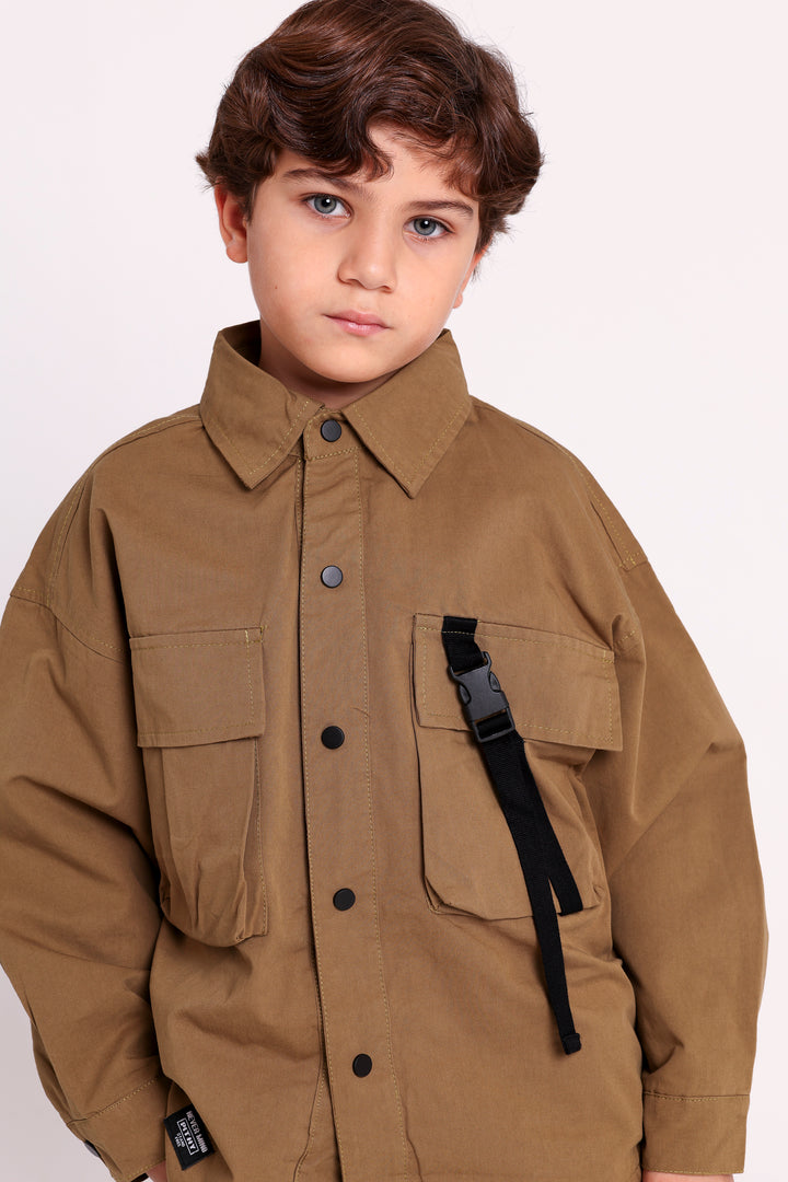 UTILITY STYLE SHIRT WITH STRAP AND POCKET