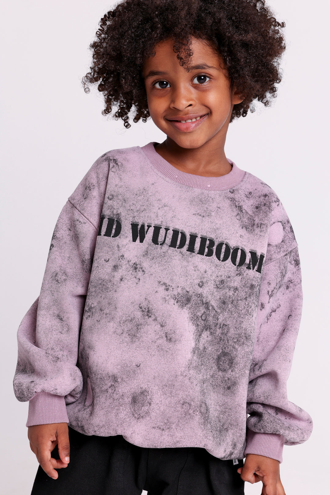 TIE DYE SWEATSHIRT WITH BOLD PRINT