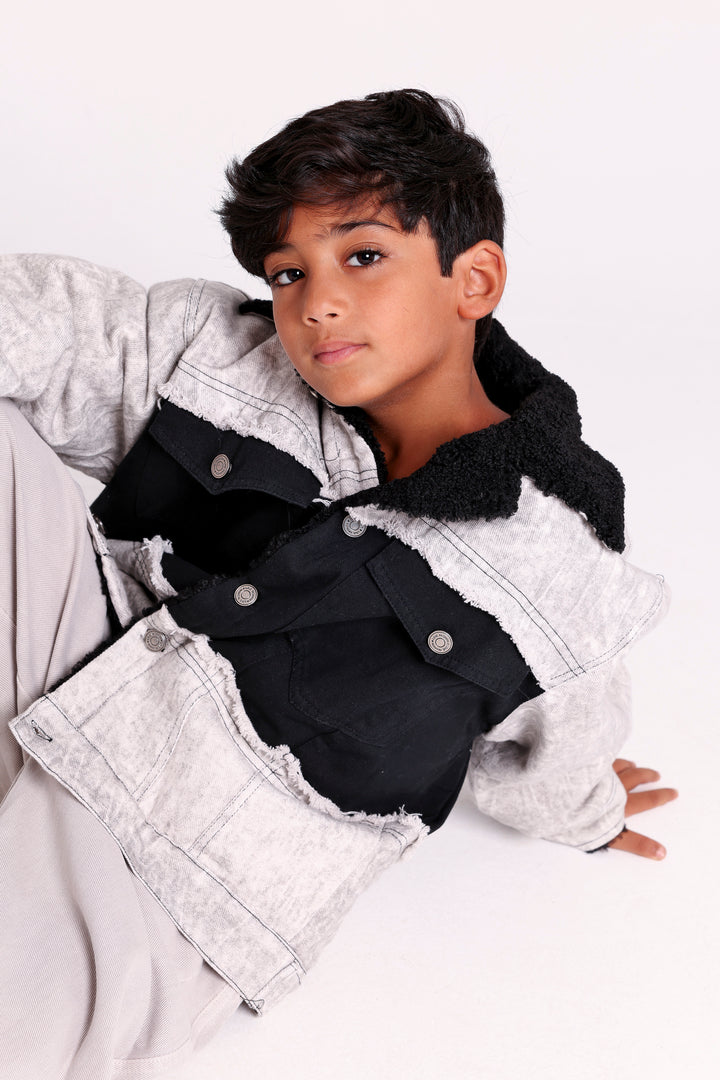 COLORBLOCK DENIM JACKET WITH FLEECE COLLAR