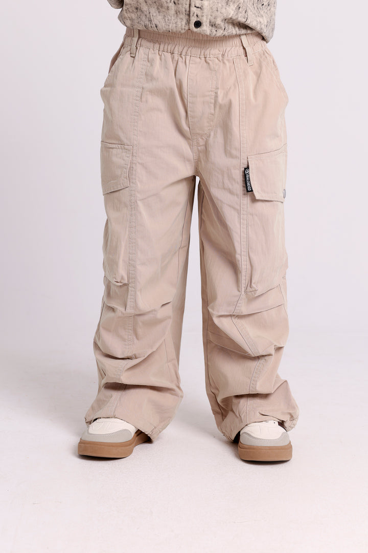 CARGO PANTS WITH BUTTON POCKET