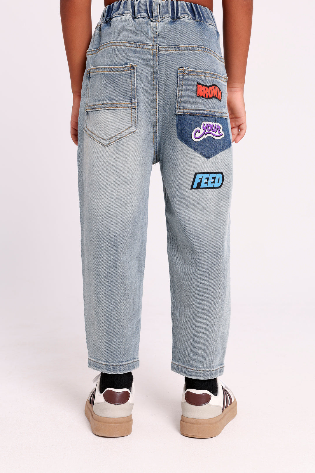 JEANS WITH 3 PATCHES