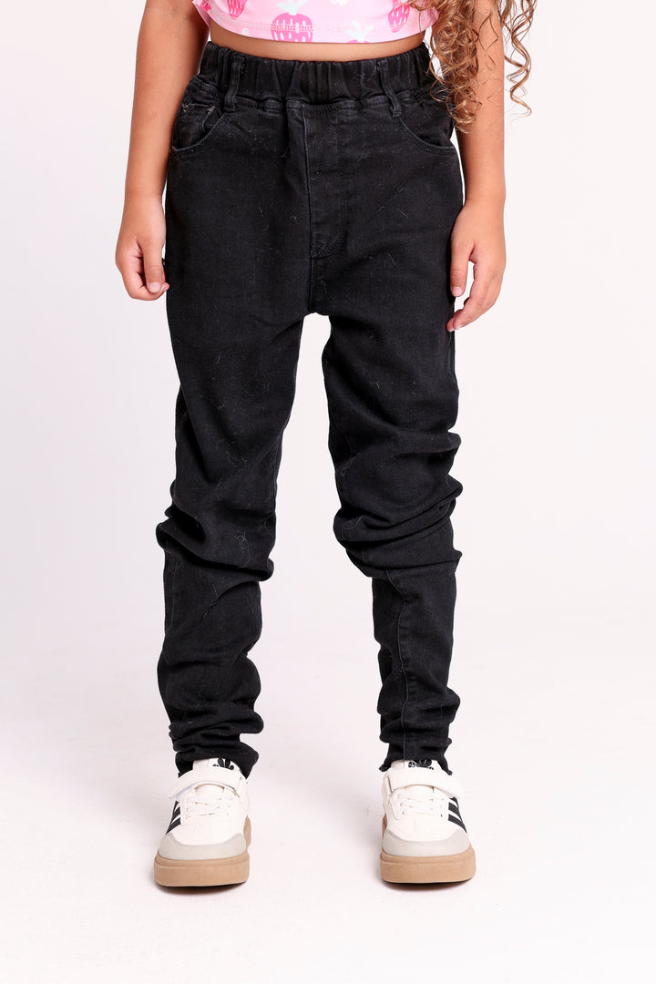 JEANS WITH HEART PATCH