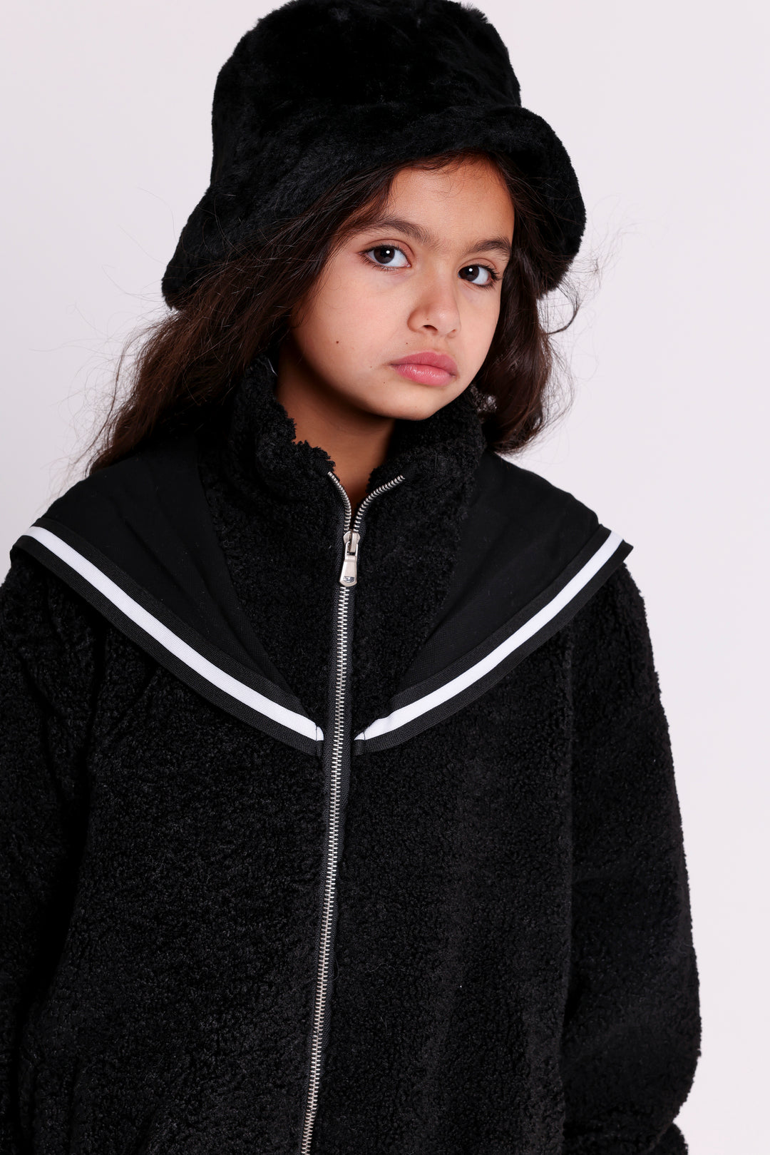 FLEECE JACKET WITH ROSE COLLAR