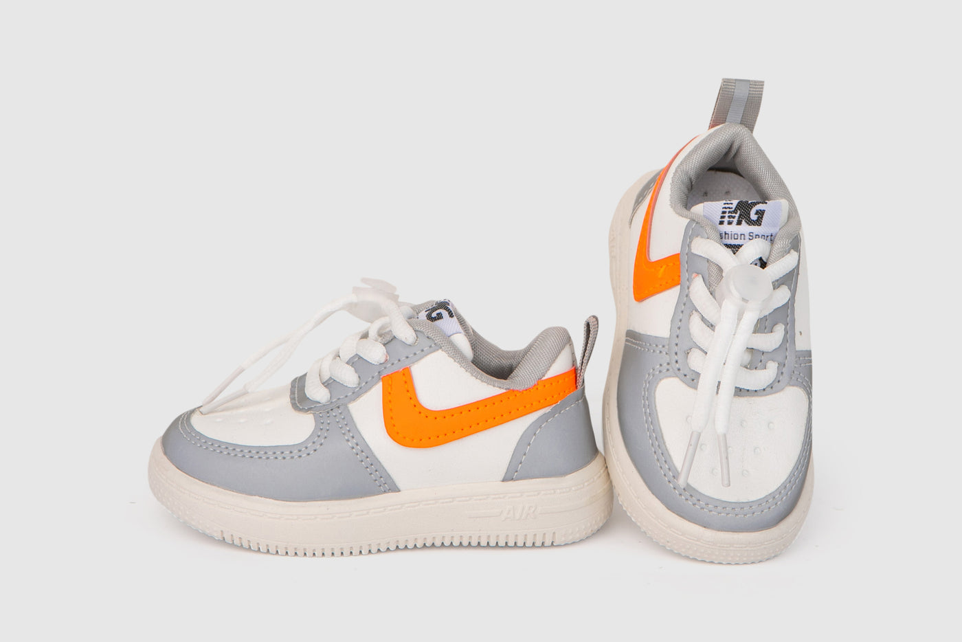 BASIC SNEAKERS