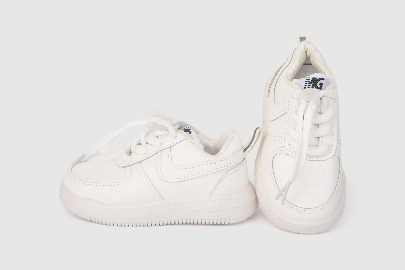 BASIC SNEAKERS